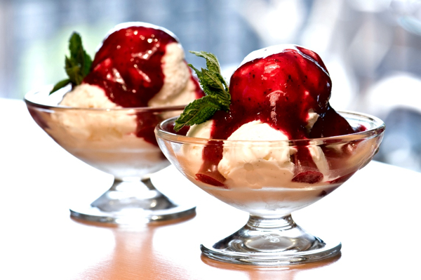 Berry Liqueur Over Ice Cream Berry Liqueur Over Ice Cream