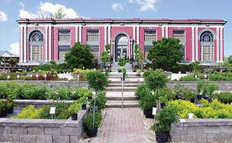 Front of Stark Bro's Garden Center building