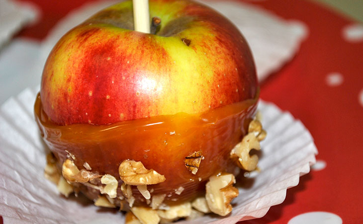 Carmel dipped apple