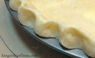 Forming a pie crust