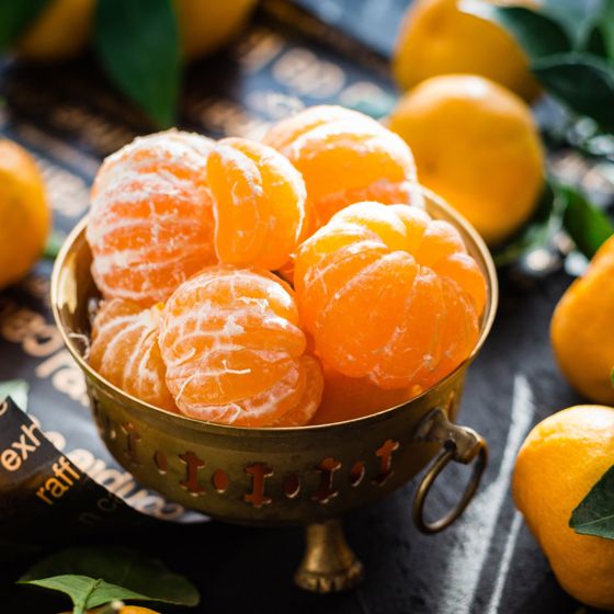 Clementine Mandarin peeled in bowl