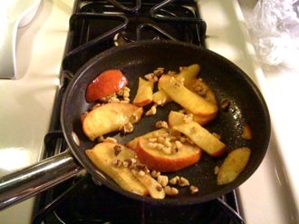 Photo of cooked apples in a skillet